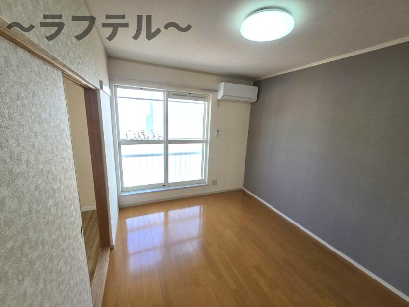 フラワーガーデンＡ棟の居間・リビング|別部屋イメージ写真