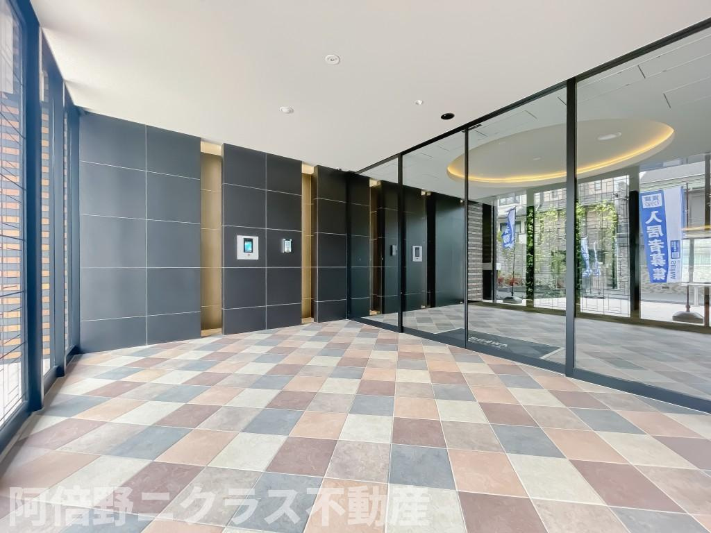セイワパレス美章園駅前のエントランス