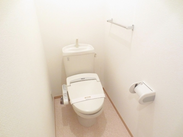 エスペーロドルチェのトイレ|別号室の参考写真です。
