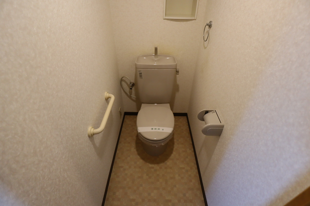 グランドゥール郷（サト）のトイレ