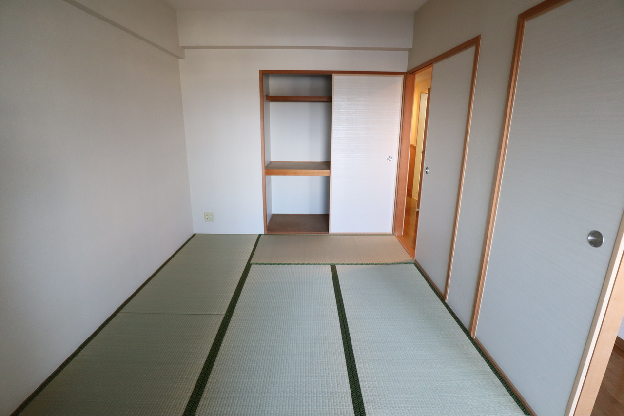 グランドゥール郷（サト）の和室
