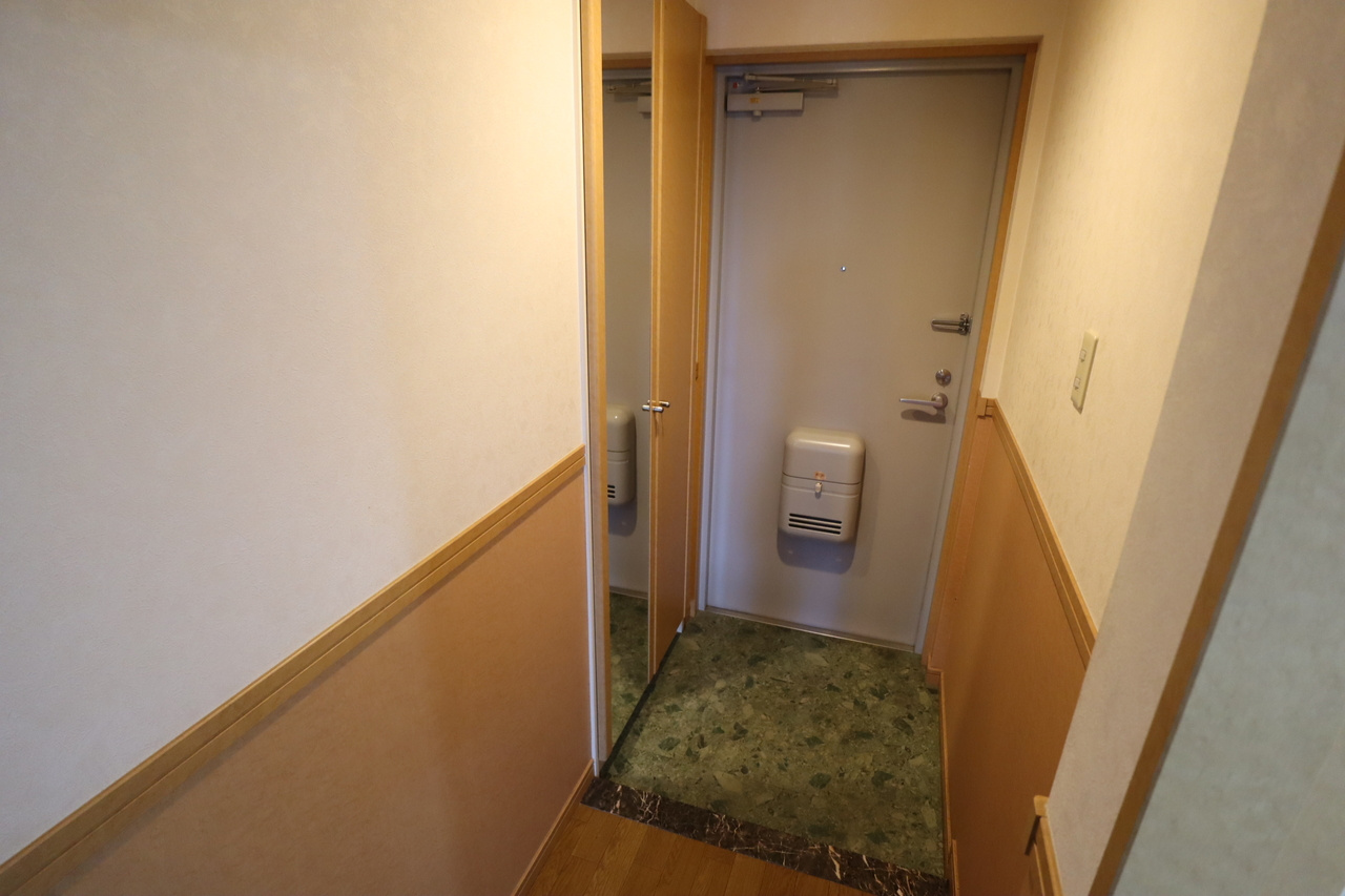グランドゥール郷（サト）の玄関