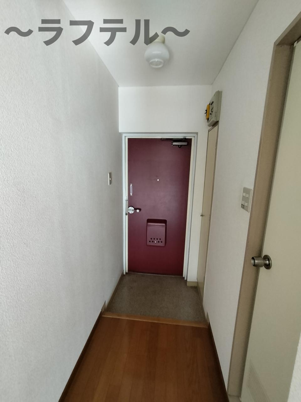 所沢市小手指町２丁目の賃貸マンションの玄関