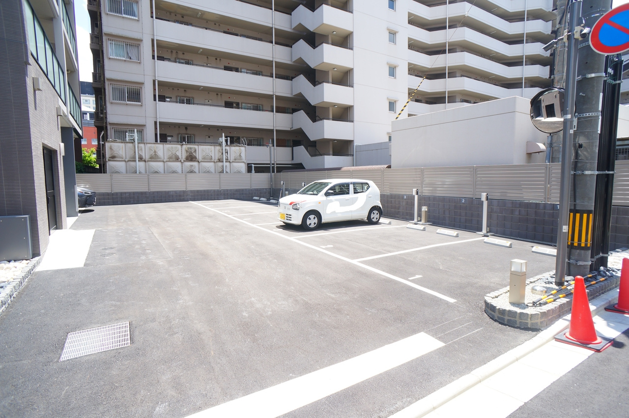 ラヴィーナ奈良の駐車場