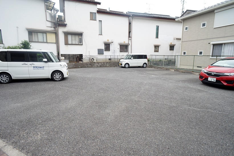 グランヒルムカイの駐車場