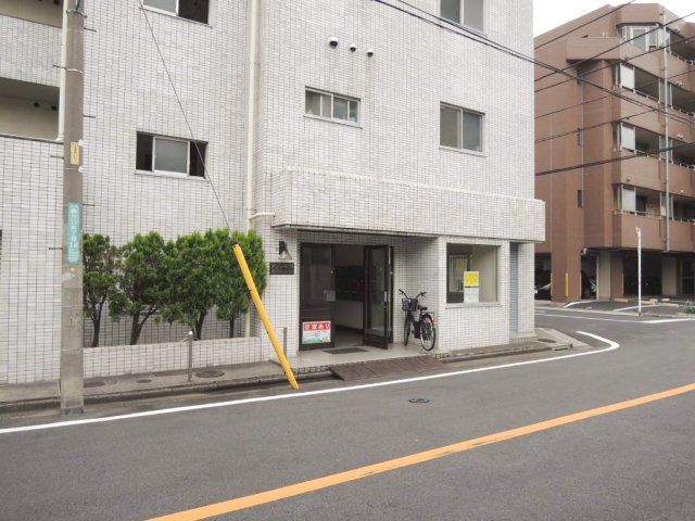 メゾン矢澤のエントランス