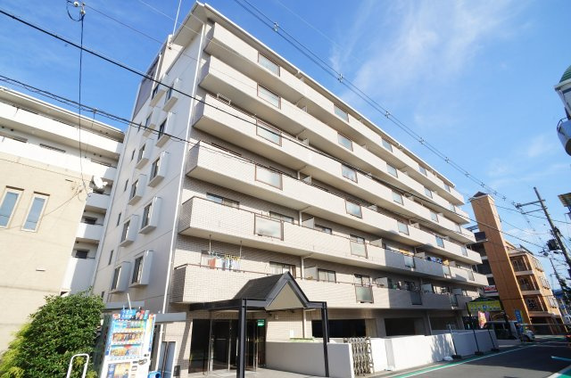 フォレスト神宮前の外観