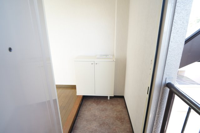 新大マンションの玄関