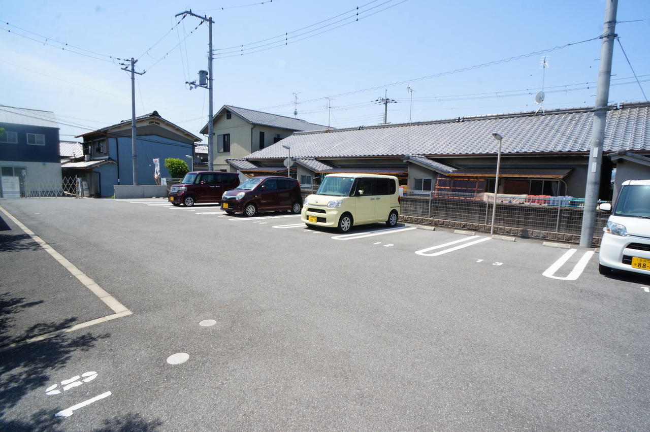 グレイスの駐車場