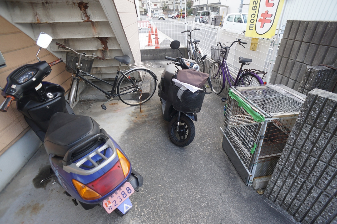 ハイツ　プロムナードの駐車場