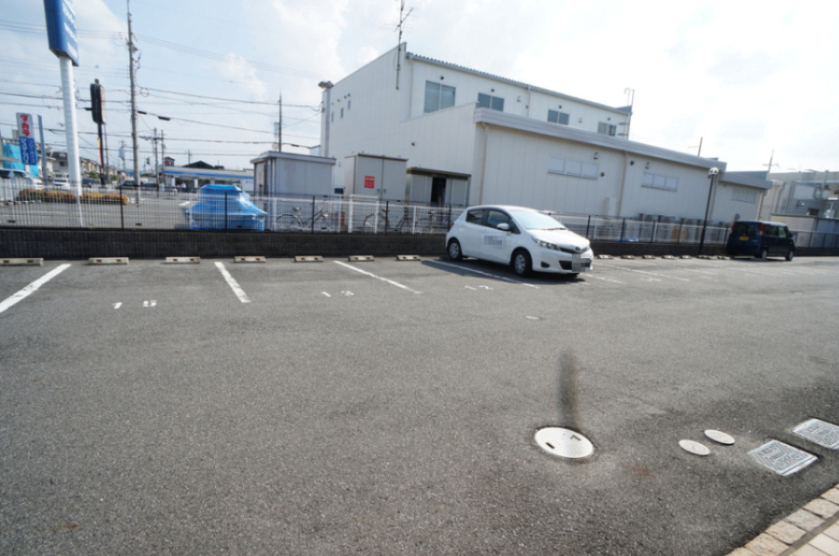 グリーンヒルズ　D棟の駐車場