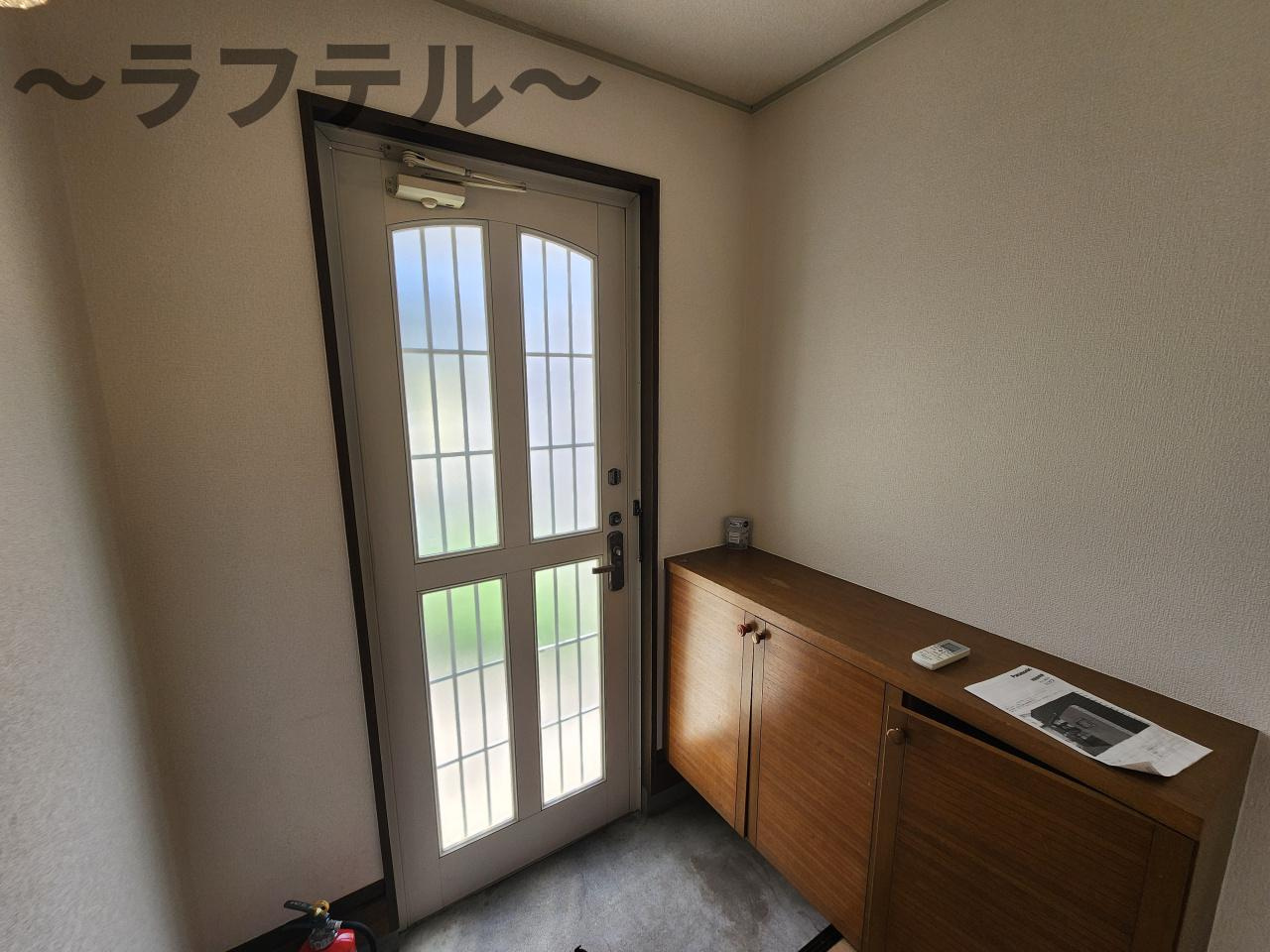 グランカーサA棟の玄関