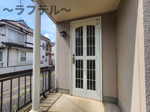 グランカーサA棟の玄関