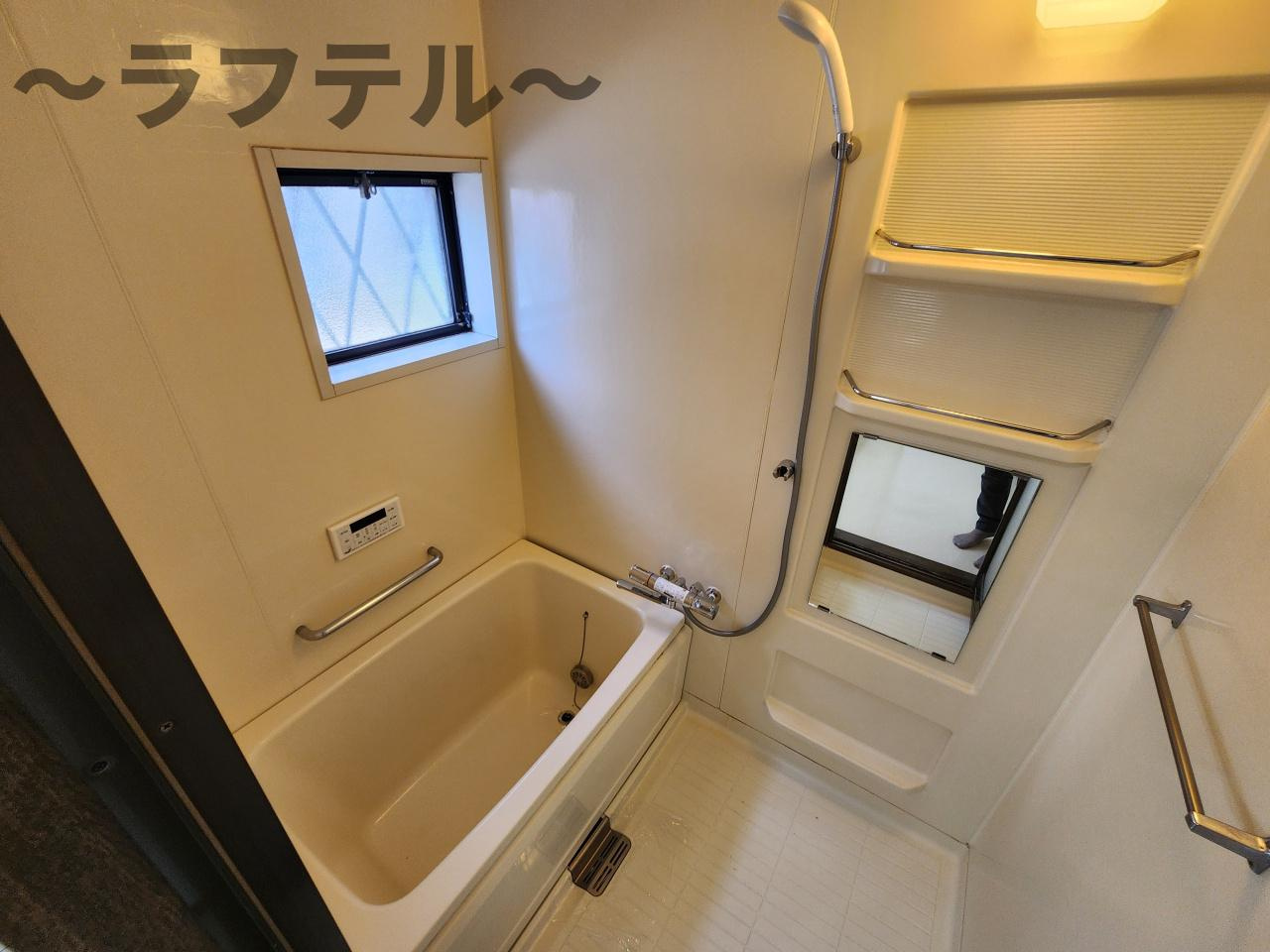 グランカーサA棟の玄関