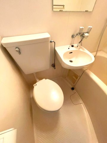 西宮サンハイツのトイレ|コンパクトで使いやすいトイレです