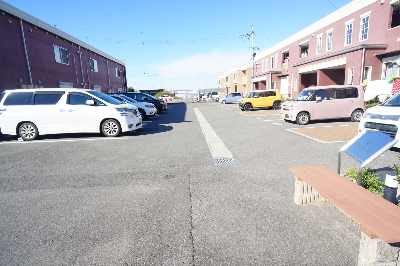 ゆめな都2番館の駐車場