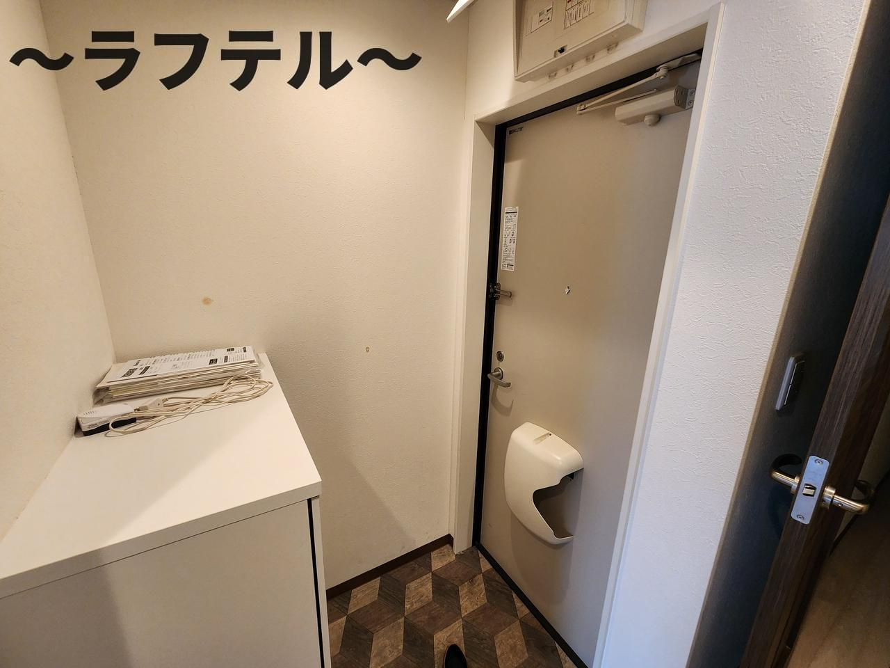 所沢市東町のアパートの玄関
