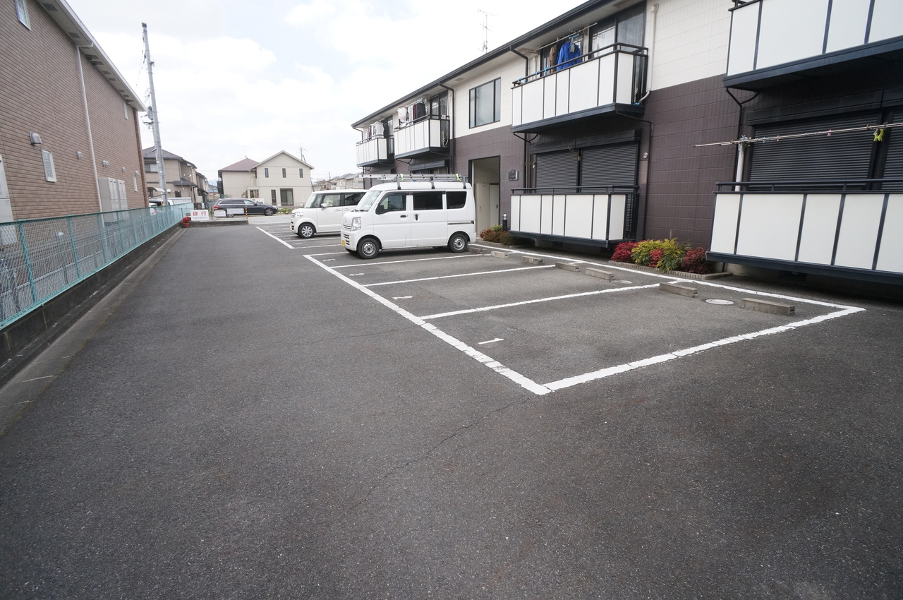 コーポ真菅の駐車場