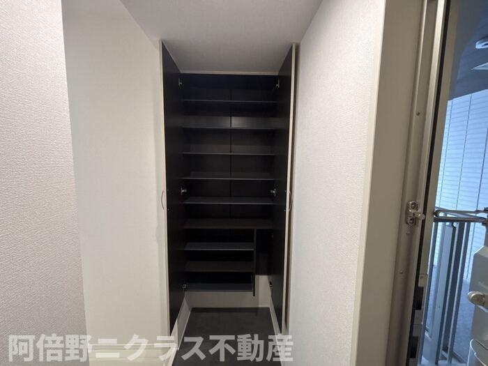 トリシア千躰の玄関
