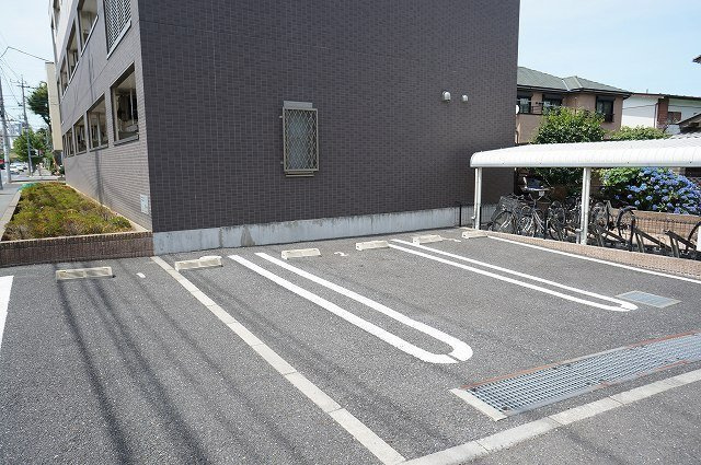 メゾン　ブリーズの駐車場|駐車スペースもあります