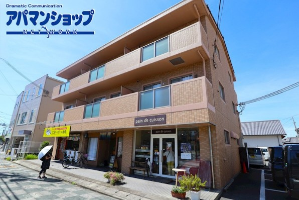 キャンファーフィールドの外観