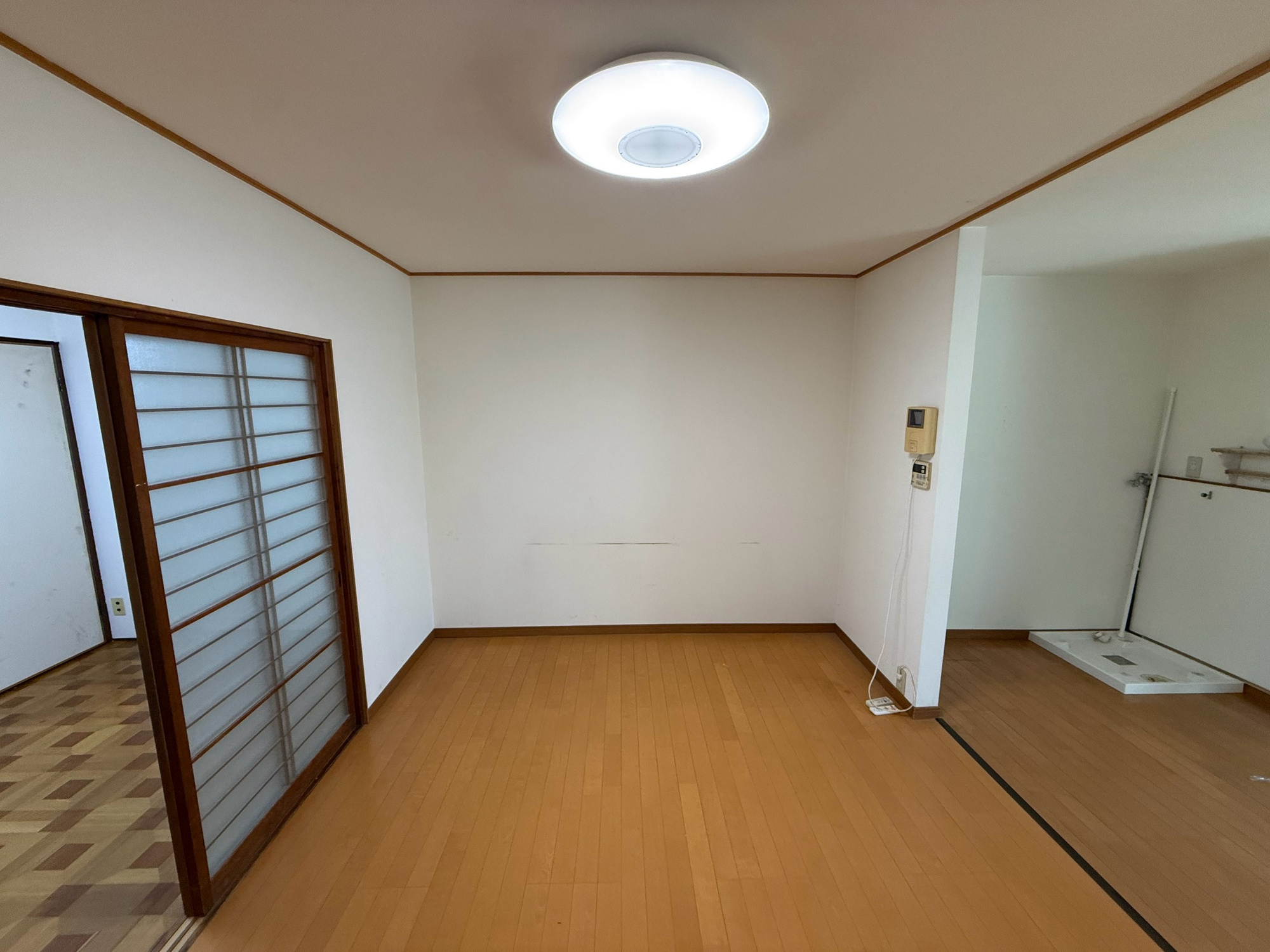 花園段ノ岡町貸家の居間・リビング