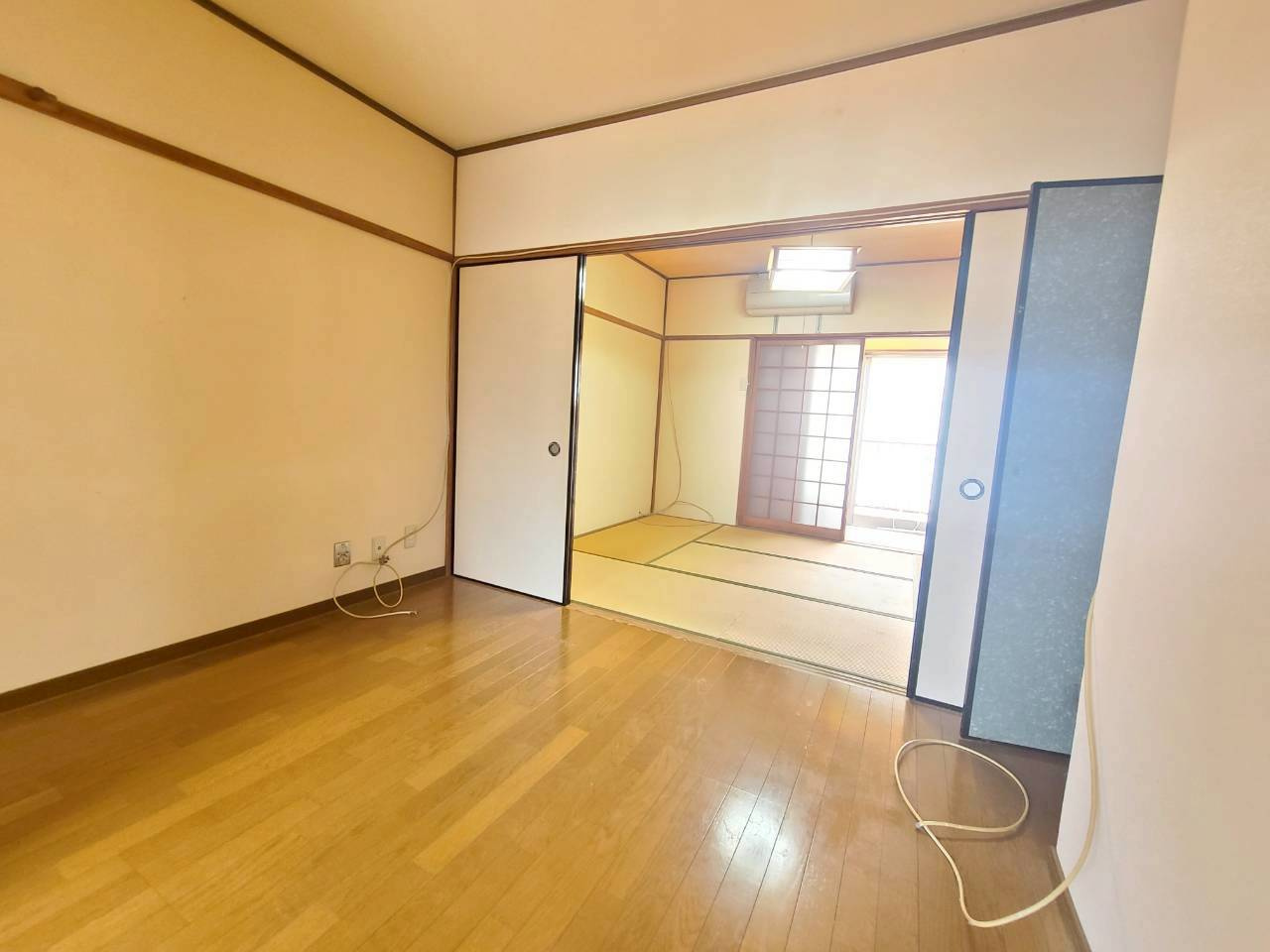 グランコート西大寺２番館の居間・リビング