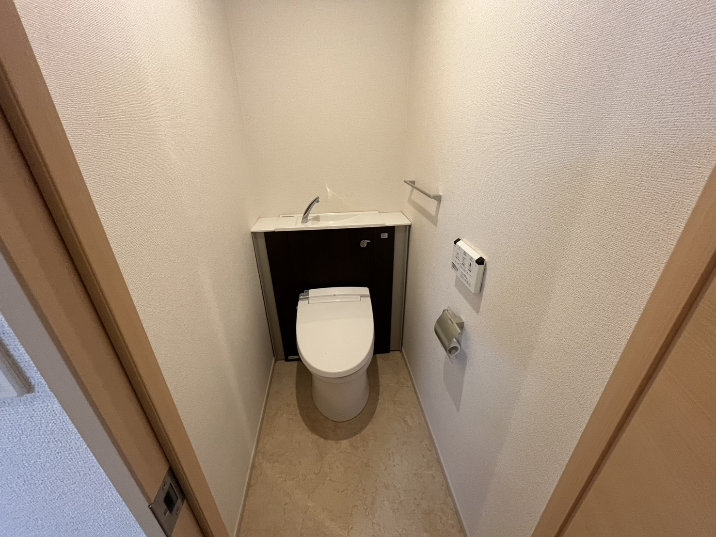 モンマール三宮のトイレ|シンプルで使いやすいトイレです