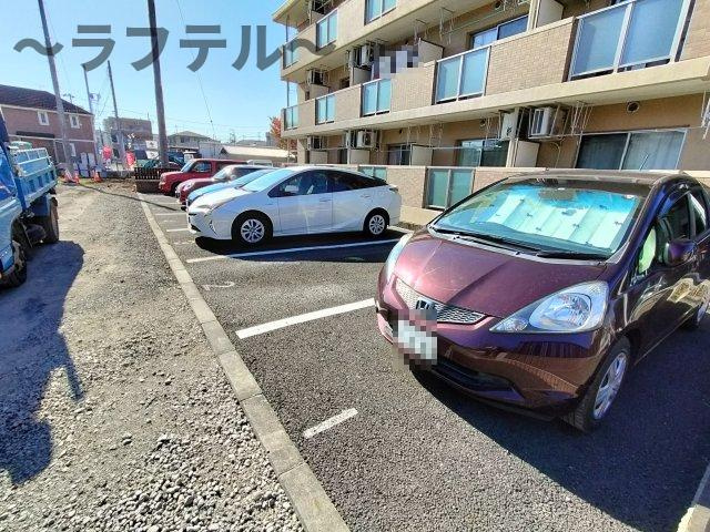 ラ・シャンテの駐車場