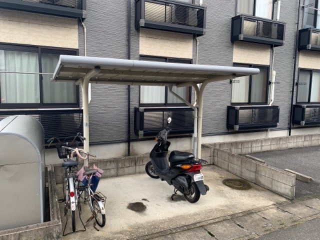 レオパレス富堂（トミドウ）のエントランス