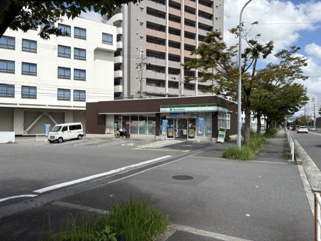三和理研ビルの周辺