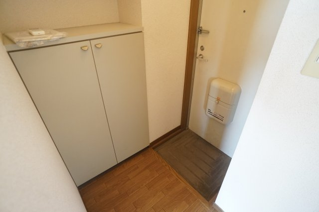 コンフォルト平松の玄関