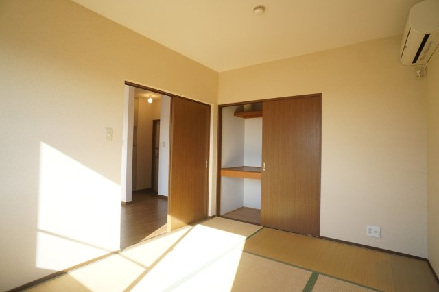 コンフォルト平松の和室