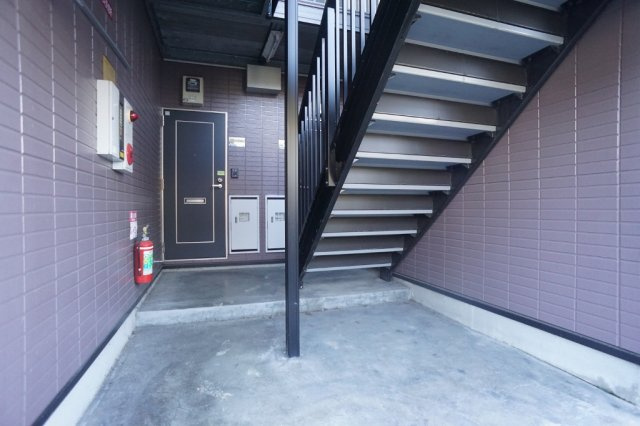 コンフォルト平松のエントランス