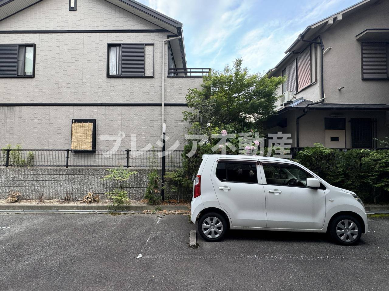 福寿荘弐番館の駐車場