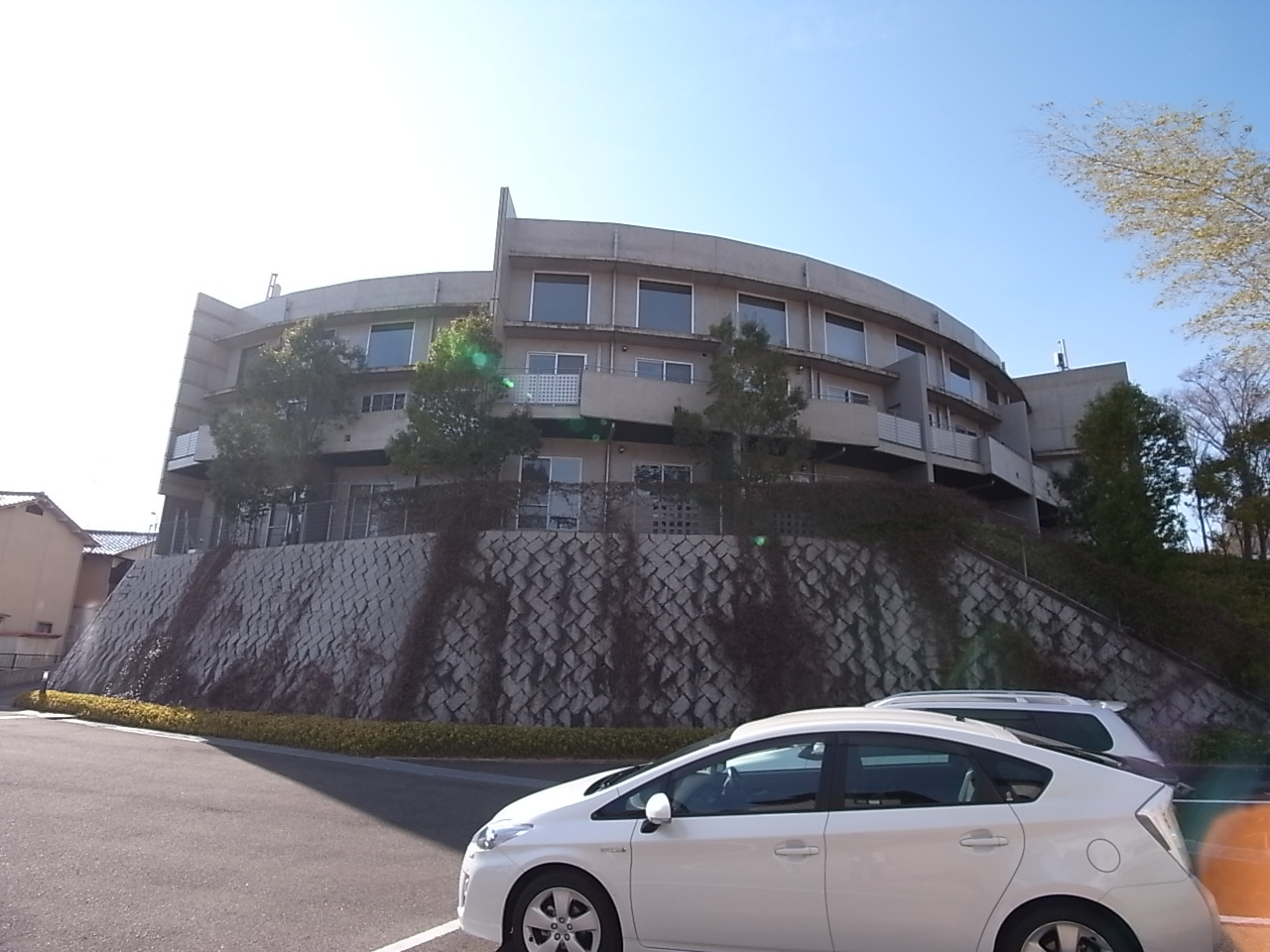 欅邸の駐車場