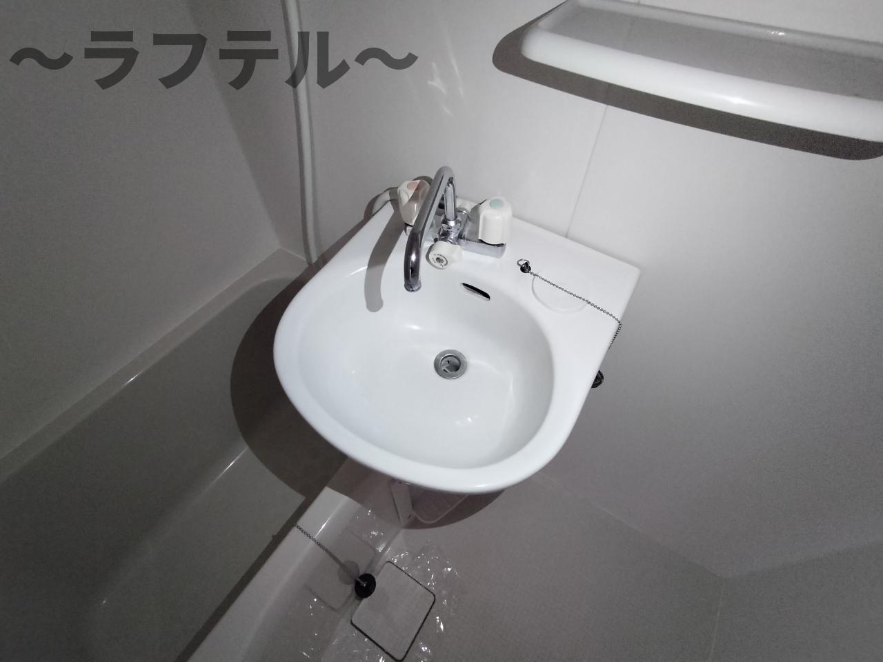 所沢市西新井町のアパートの洗面所