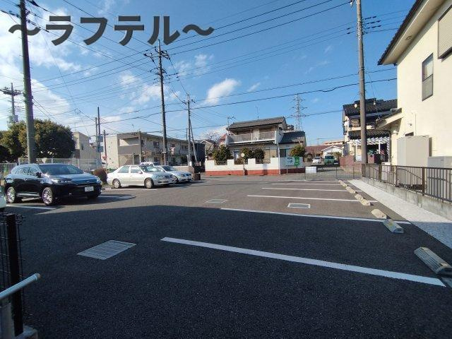 クレイノレインボー上竹Ⅲの駐車場