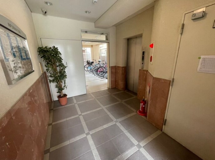 美章園メゾン寿のロビー