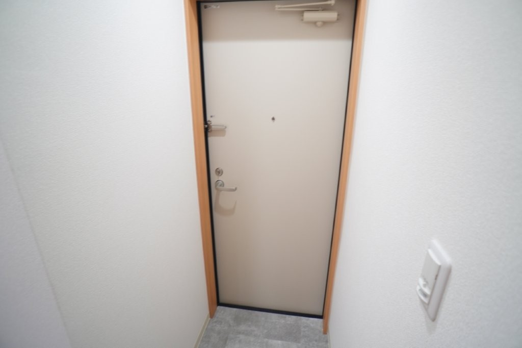 クレアール芝辻町の玄関