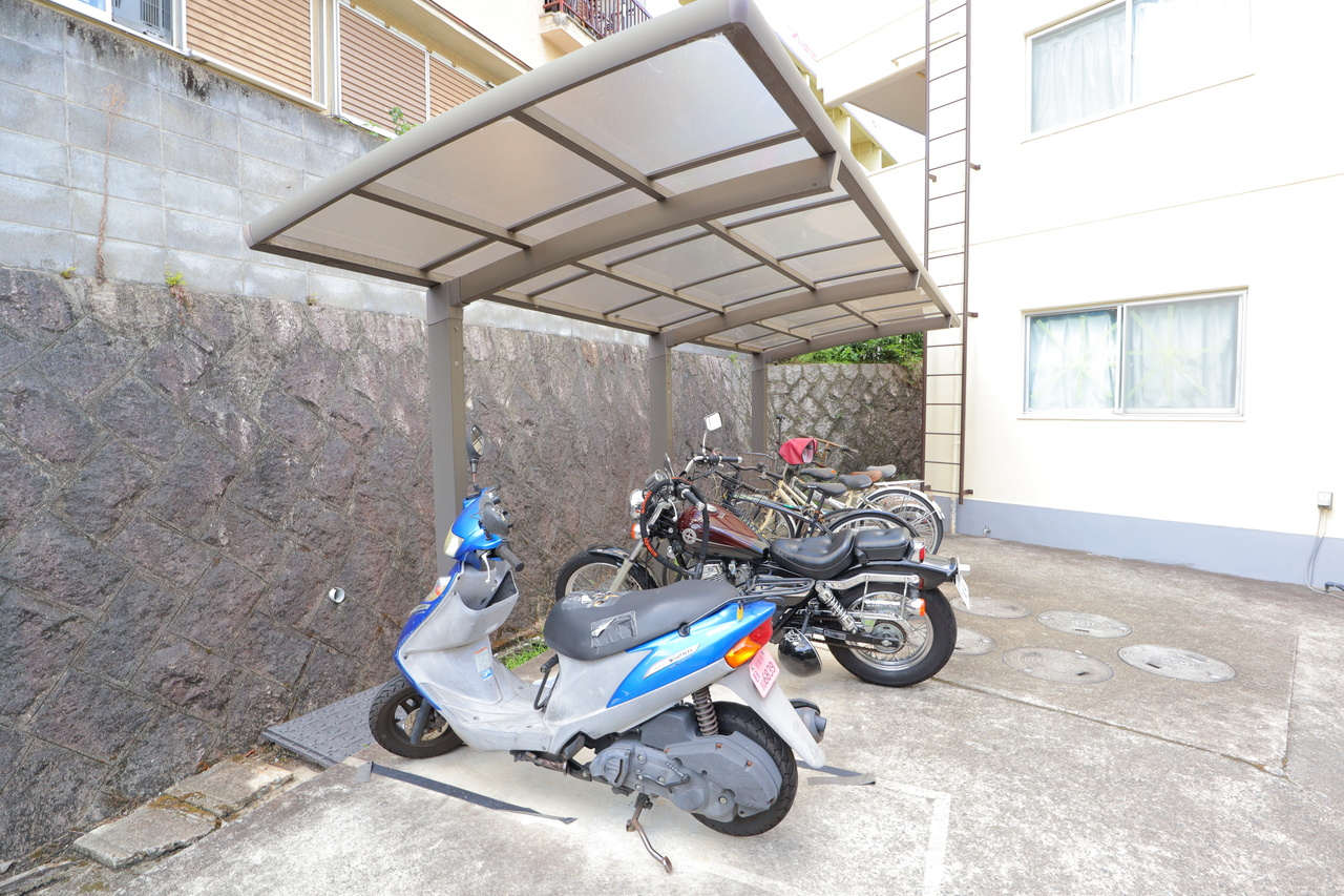 ハイツ内田の駐車場