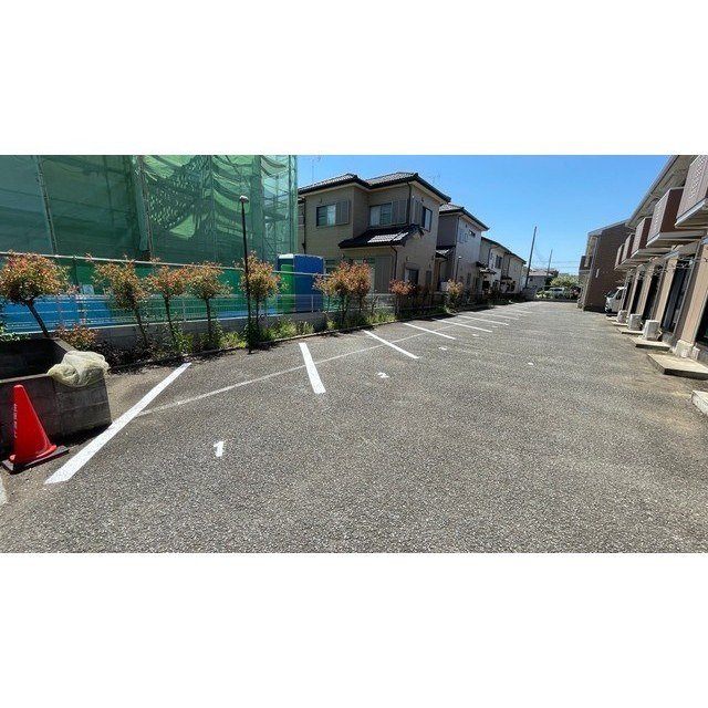 ジュネス狭山2号館の駐車場|駐車場があります