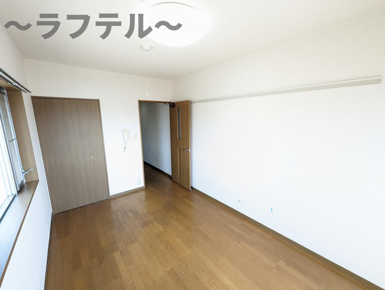 煉瓦館セシオンの居間・リビング|別部屋イメージ写真