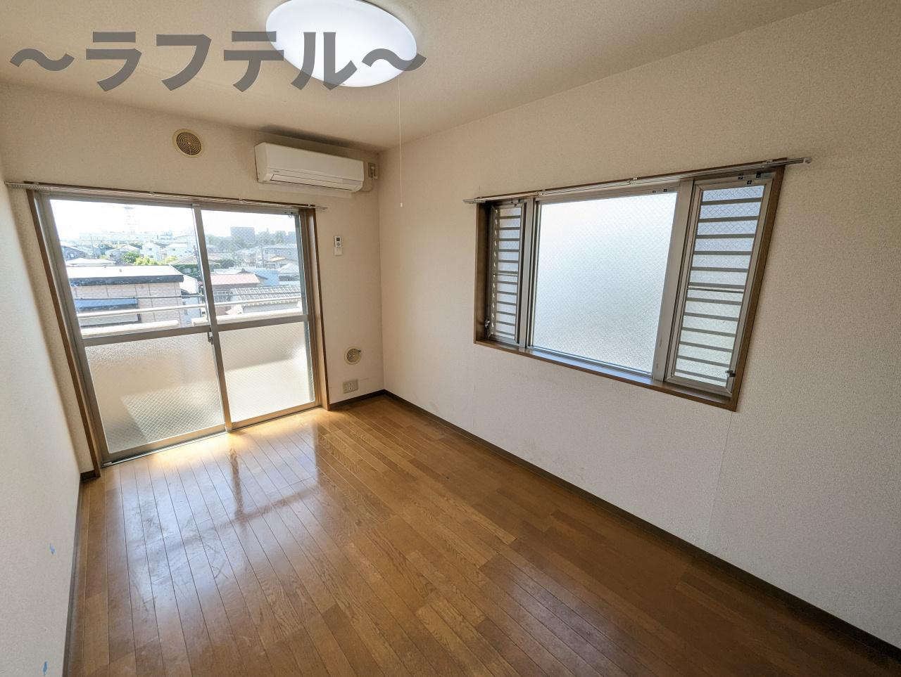 煉瓦館セシオンの居間・リビング|別部屋イメージ写真