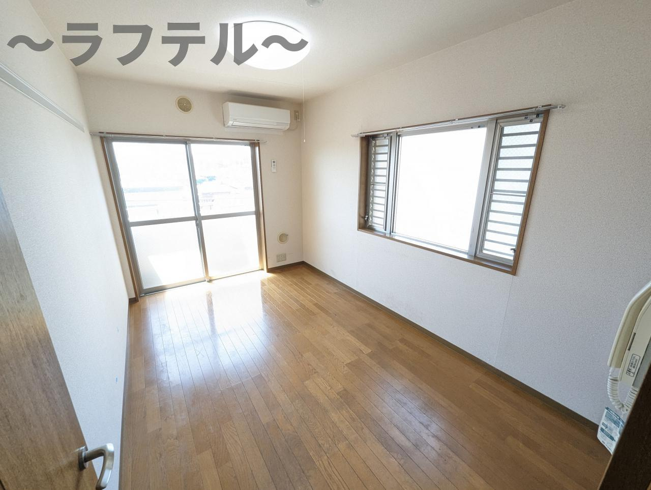 煉瓦館セシオンの居間・リビング|別部屋イメージ写真