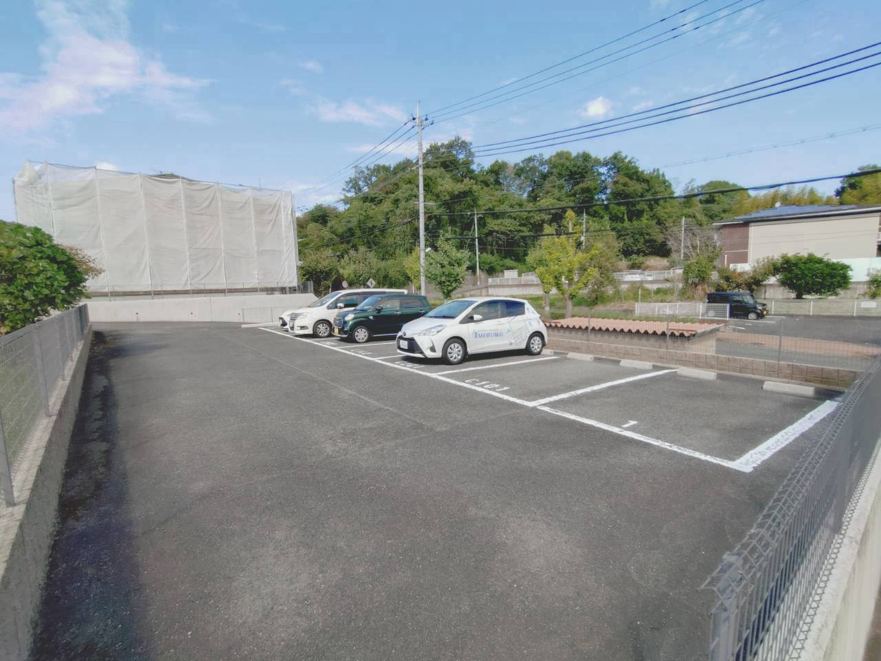 グリーンヴィレッジあいＣ棟の駐車場