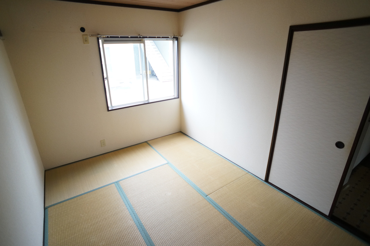 ロイヤルフラッツの和室