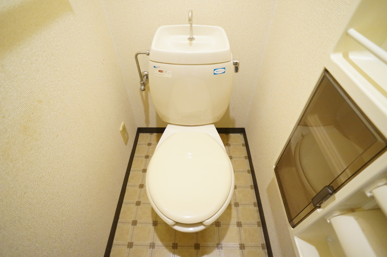 ロイヤルフラッツのトイレ