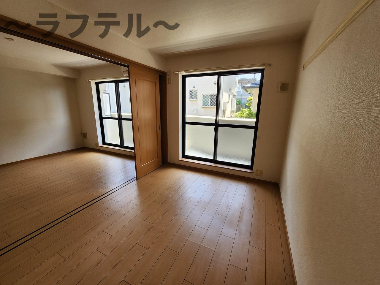 オネスティ　ユー　カレントの居間・リビング|別部屋イメージ写真　反転タイプ