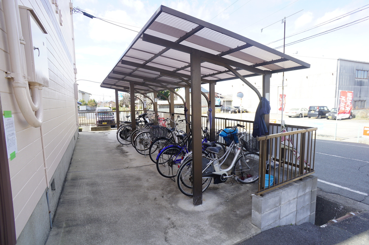 乙木ハイツB棟の駐車場